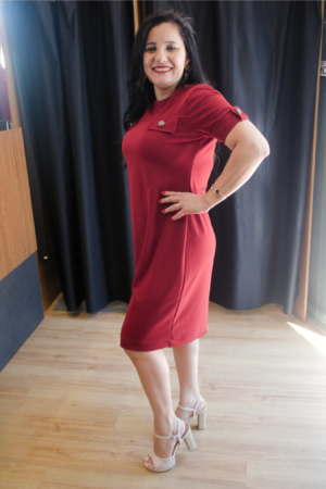 Vestido com manga e detalhe tipo bolsinhos