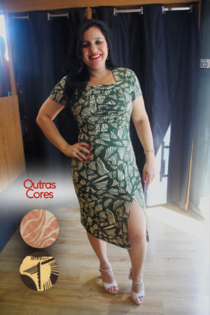 Vestido drapeado no busto